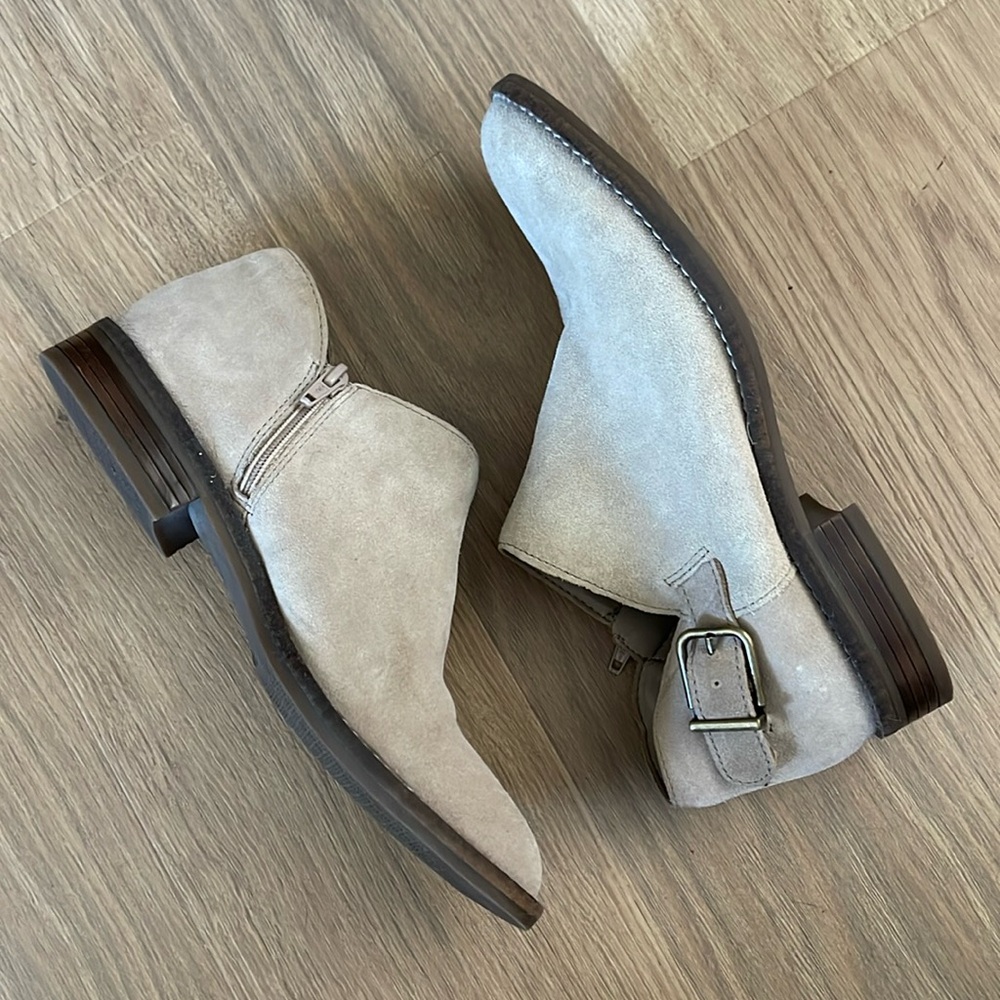 CLARK'S Collection Tan Zip Side Buckle Detail Boots Booties Size 8